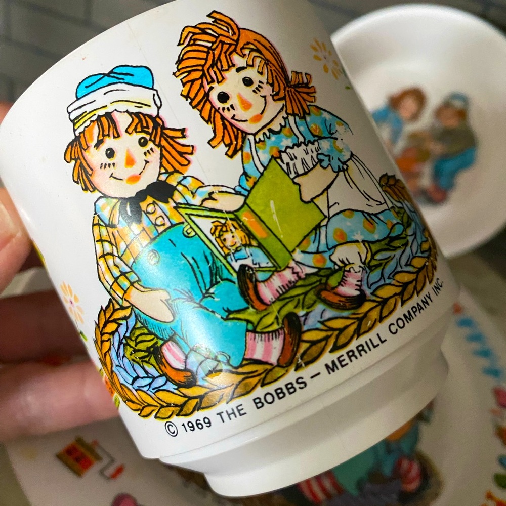 Raggedy Ann and Andy Bobb-Merrill Company 1969 Oneida Deluxe Child Dish Set